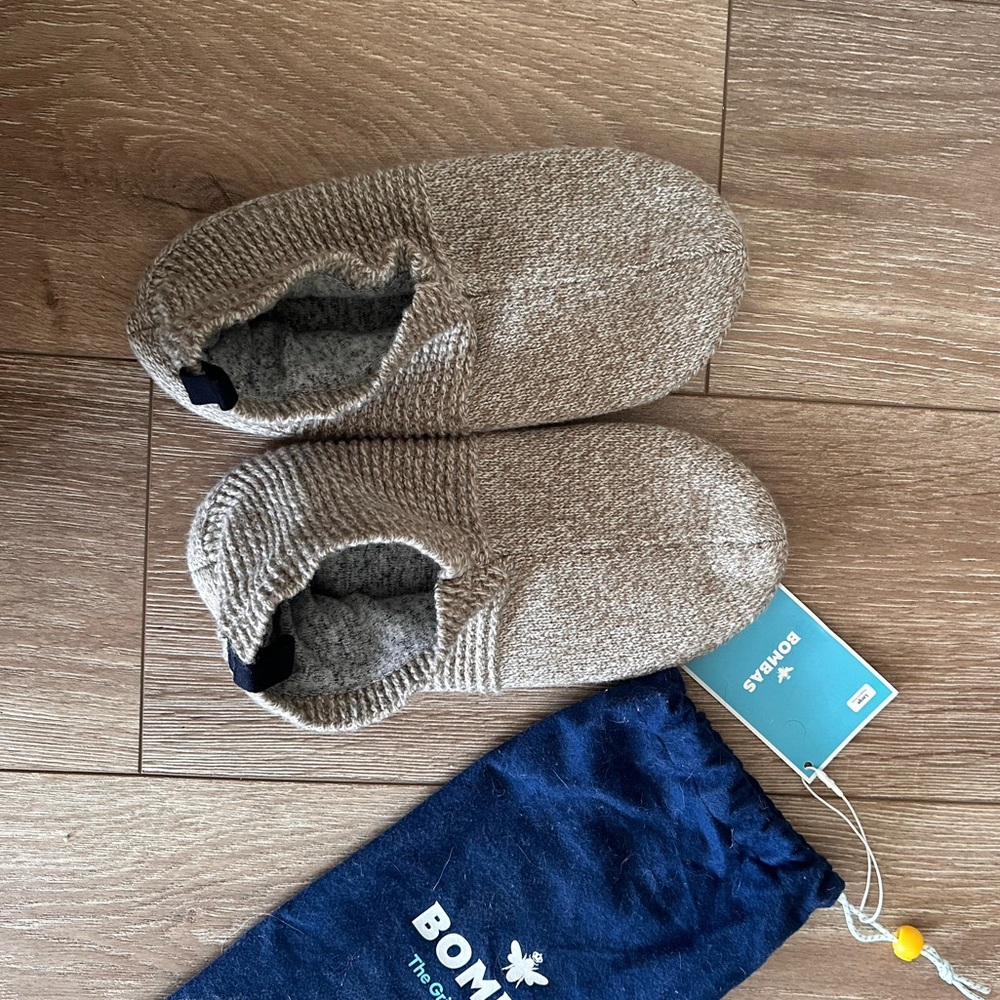 Bombas Men Gripper Slipper New